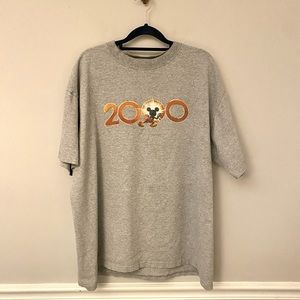 Vintage Disney 2000 Mickey Mouse heather gray short sleeve shirt. XL